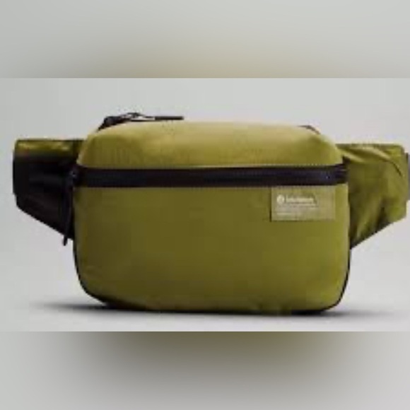 lululemon athletica Handbags - NWOT BRAND NEW lululemon clean lines belt bag